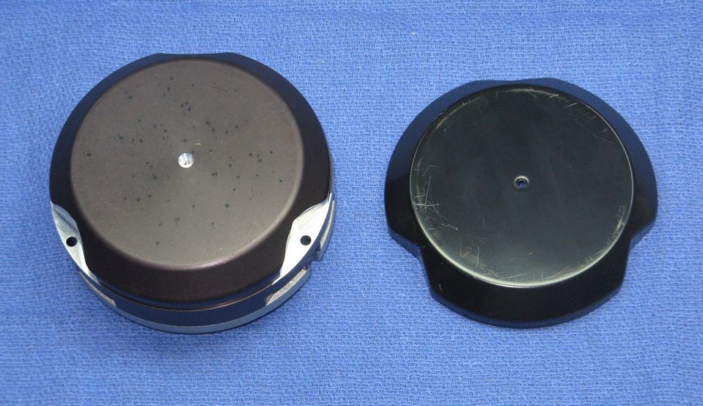 gg1320anbottom_with_outer_cover_removed1.jpg