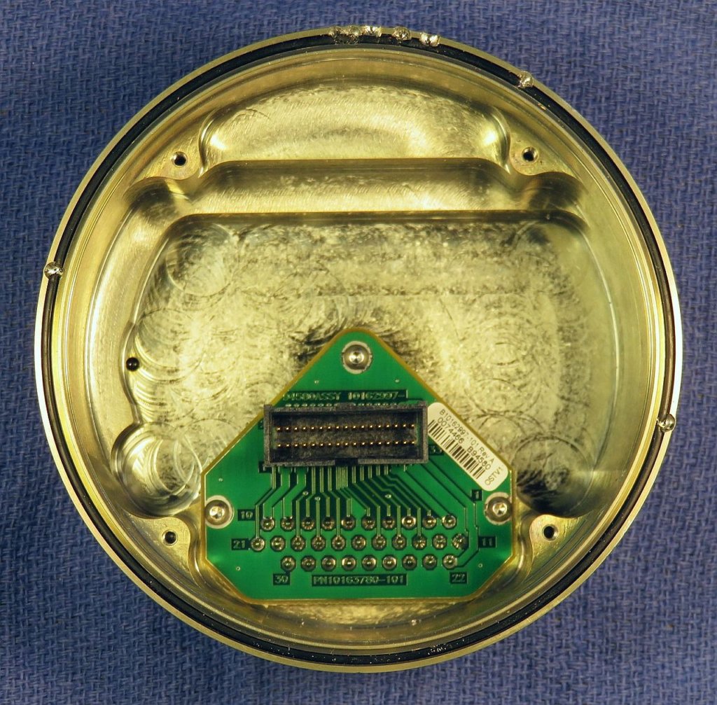 hg1700imu_top_interior_with_control_pcb_removed1.jpg