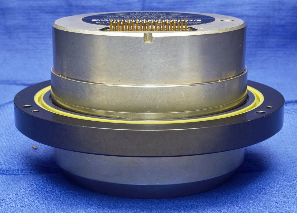 hg1700ag13imu_side_with_resilient_mount1.jpg