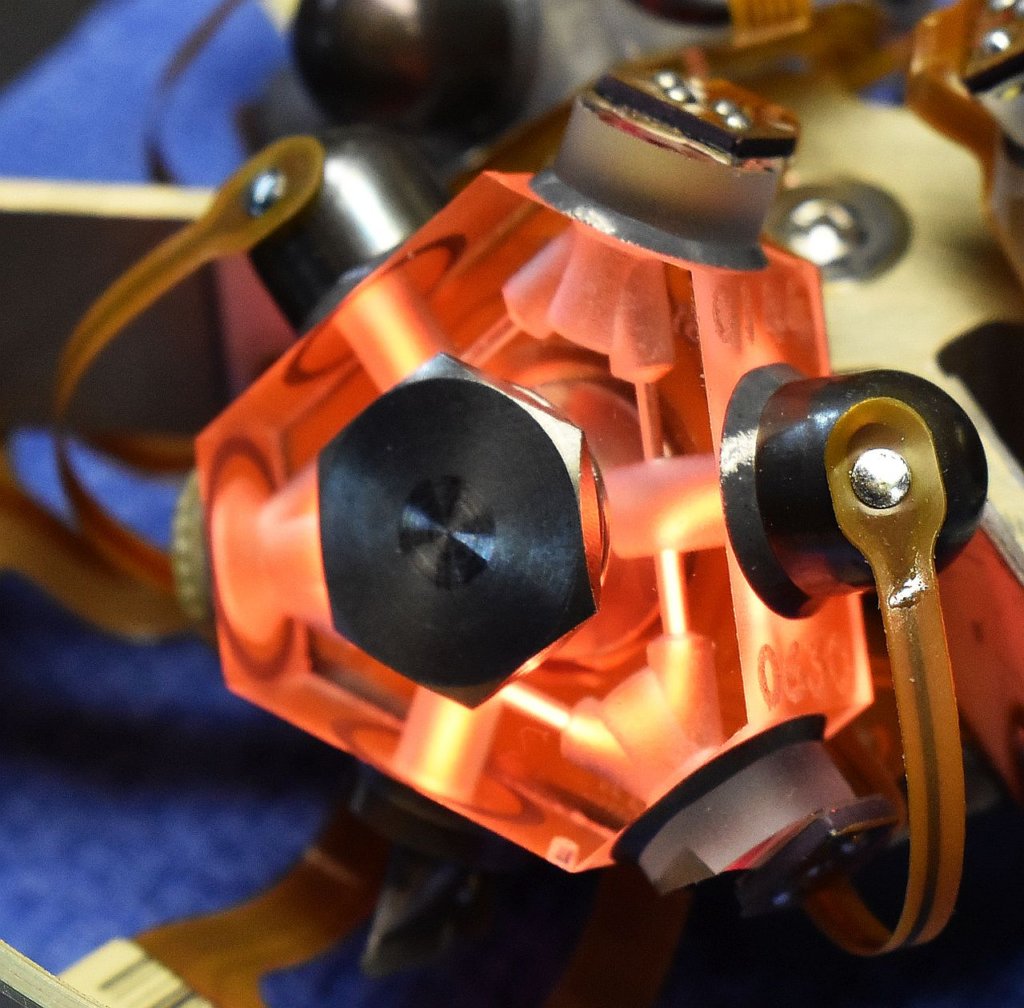 hg1700ag59gg1308_ring_laser_gyro_assembly_one_laser_block_glowing3.jpg