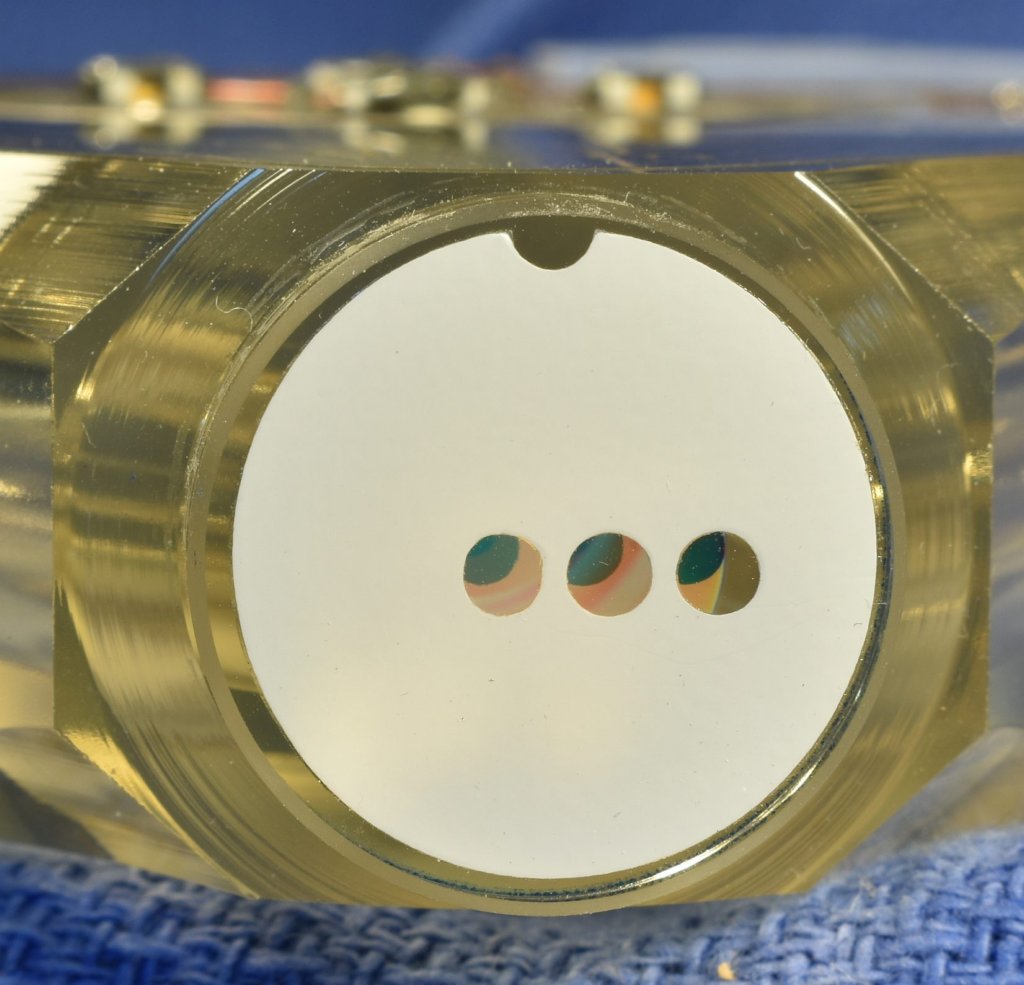 gg1342laser_block_detector_mirror_apertures_closeup1.jpg