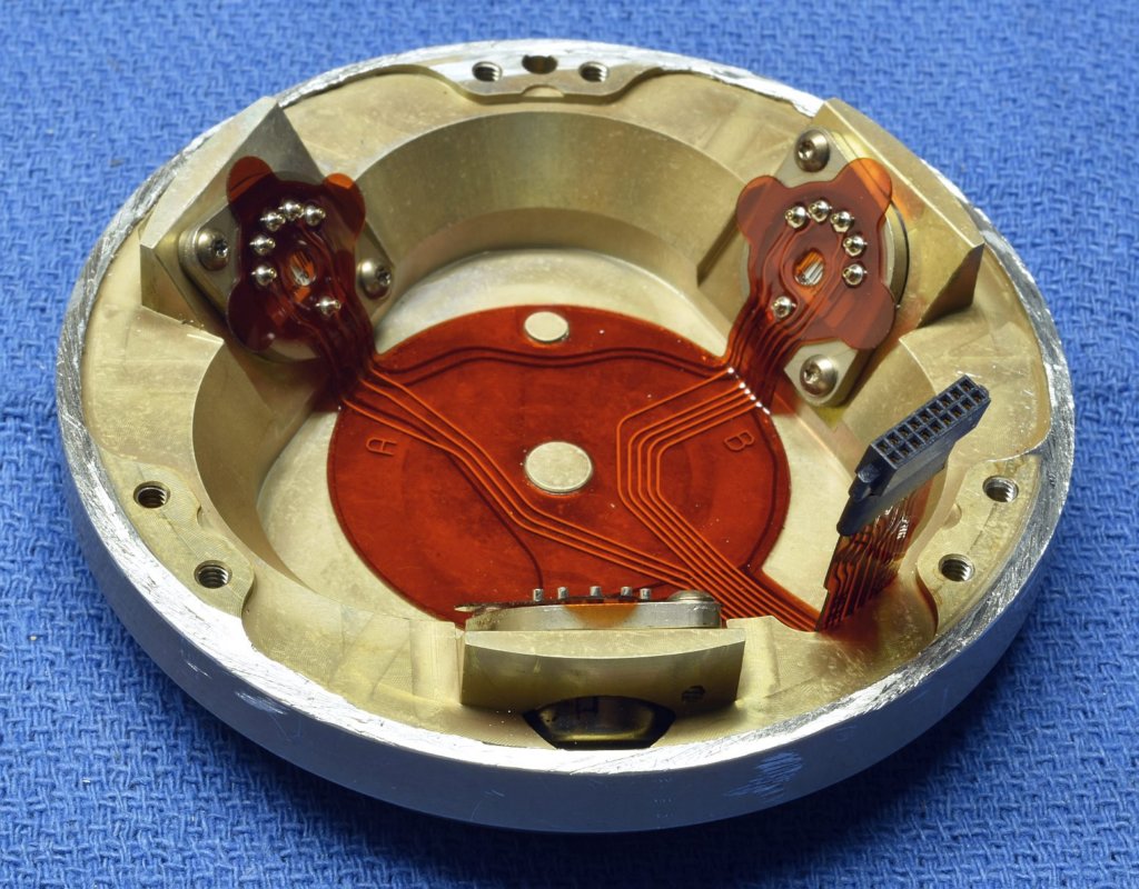 hg1700ag13imu_bottom_interior_revealing_triple_accelerometers1.jpg