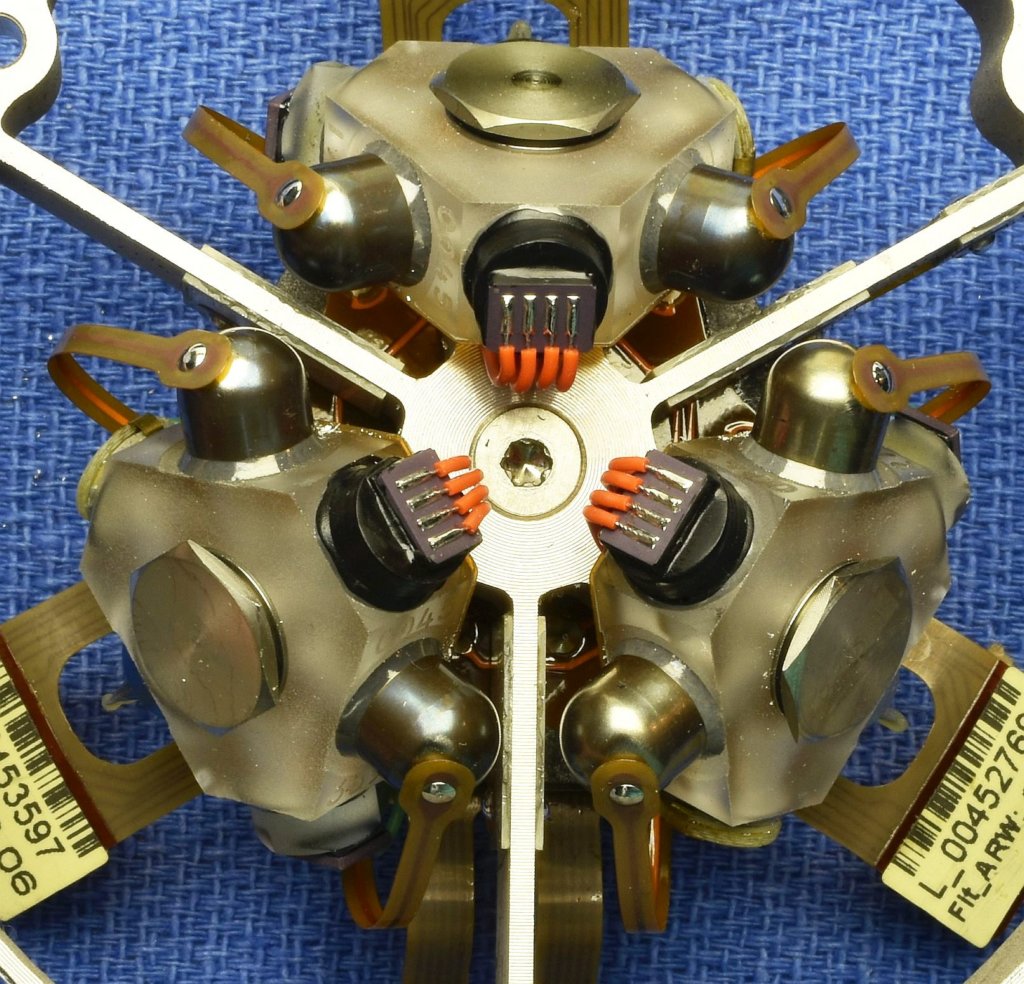 hg1700ag13imu_triple_gg1308_rlg_assembly_bottom_closeup1.jpg